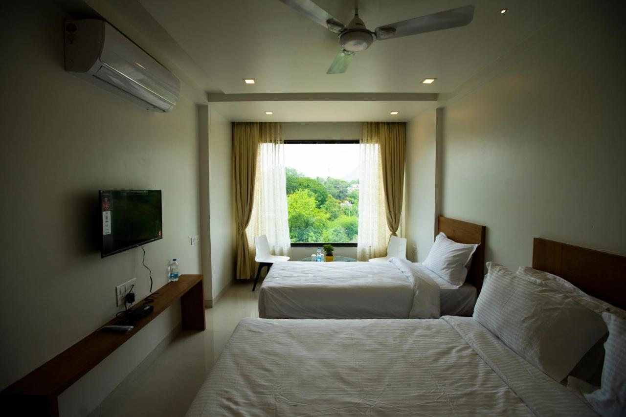 Hotel The Orange Flag  Aurangabad  Buitenkant foto