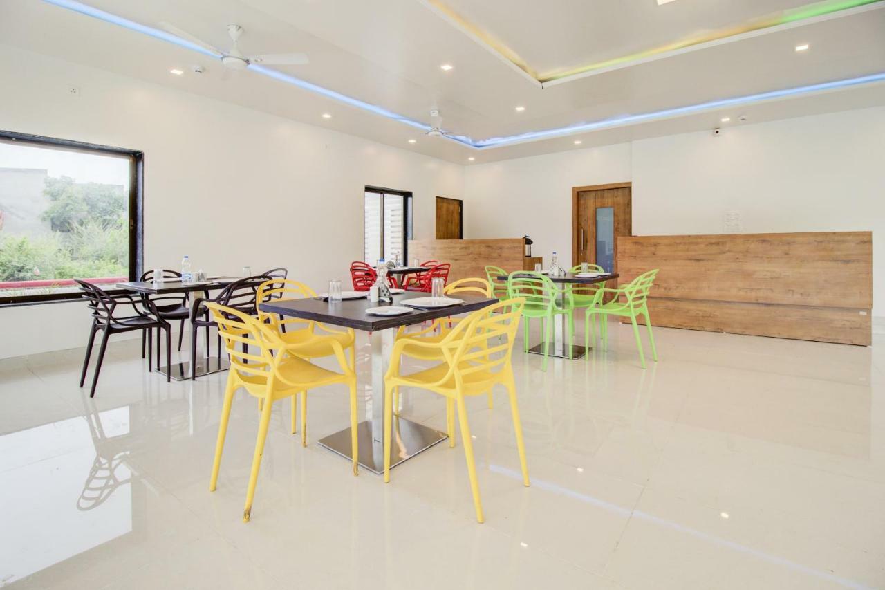 Hotel The Orange Flag  Aurangabad  Buitenkant foto